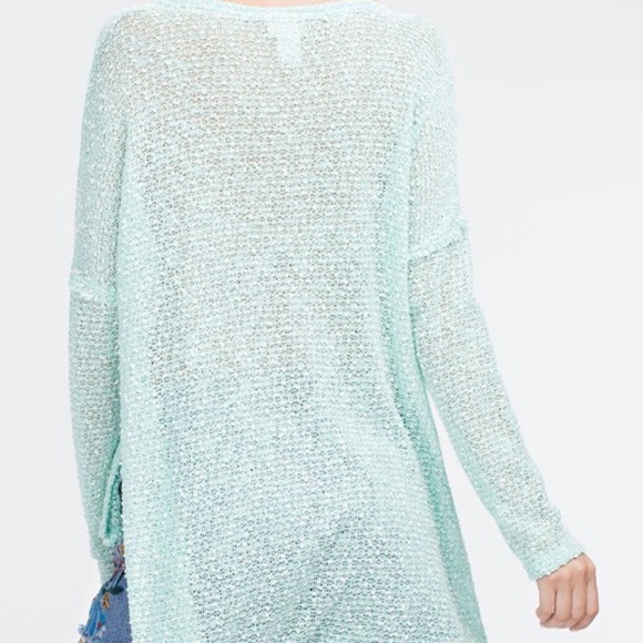 High-Low Ruffle Oversize Top - Picture 5 of 8